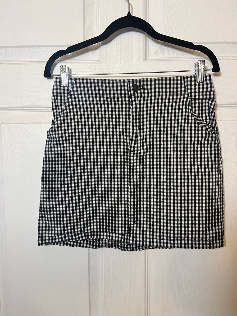 Hollister Black and White Gingham Mini Skirt